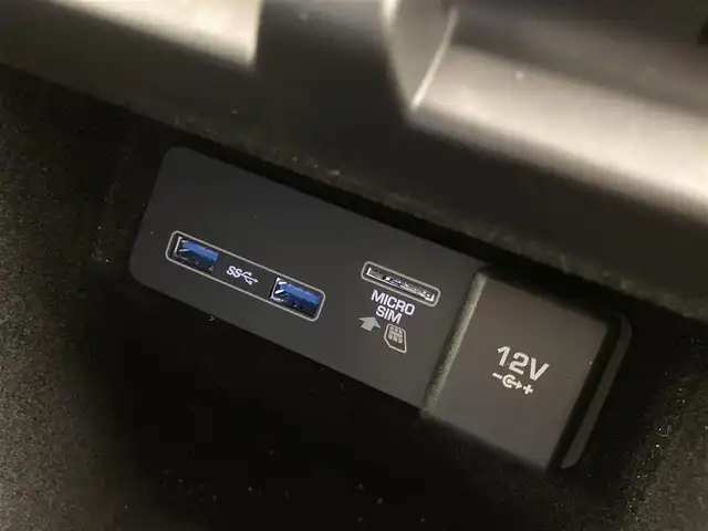 ランドローバー レンジローバーイヴォーク Rダイナミック S 熊本県 2019(令1)年 2.3万km 黒 ・スマートキー/・プッシュスタート/・オフロード情報/・低トラクション発進/・ドライブアシスト/・衝突回避/・疲労警告/・クロストラフィック検知/・車線変更アシスト/・エマージェンシーレーンキープ/・レーンキープアシスト/・クルーズコントロール(追従式)/・黒革シート/・前席パワーシート/・前席シートヒーター/・純正メモリナビ/【Bluetooth・USB・ApplaeCarPlay・AndroidAuto】/・フルセグTV/・全方位カメラ/・ETC/・パワーバックドア/・LEDヘッドランプ/・純正マット