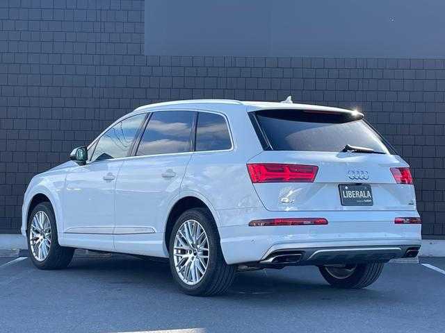 アウディ Ｑ７ 2．0TFSIクワトロ 埼玉県 2018(平30)年 6.1万km 白 黒革シート　/ＡＣＣ　/３列シート　/バーチャルコックピット　/純正ナビ　/３６０度カメラ　/ＴＶ　/シートヒーター　/パワーシート　/ＡｐｐｌｅＣａｒＰｌａｙ　/パワーバックドア　/ＬＥＤヘッドライト　/２０インチＡＷ