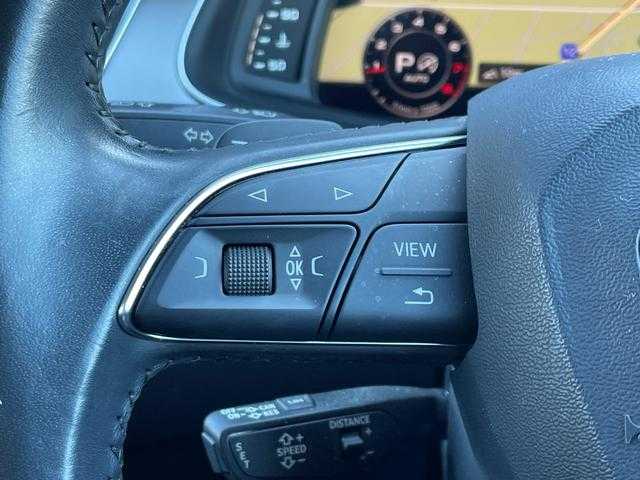 アウディ Ｑ７ 2．0TFSIクワトロ 埼玉県 2018(平30)年 6.1万km 白 黒革シート　/ＡＣＣ　/３列シート　/バーチャルコックピット　/純正ナビ　/３６０度カメラ　/ＴＶ　/シートヒーター　/パワーシート　/ＡｐｐｌｅＣａｒＰｌａｙ　/パワーバックドア　/ＬＥＤヘッドライト　/２０インチＡＷ