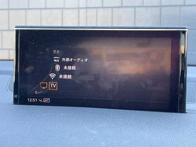 アウディ Ｑ７ 2．0TFSIクワトロ 埼玉県 2018(平30)年 6.1万km 白 黒革シート　/ＡＣＣ　/３列シート　/バーチャルコックピット　/純正ナビ　/３６０度カメラ　/ＴＶ　/シートヒーター　/パワーシート　/ＡｐｐｌｅＣａｒＰｌａｙ　/パワーバックドア　/ＬＥＤヘッドライト　/２０インチＡＷ