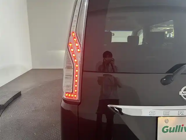 日産 セレナ ハイウェイS S HV Aセーフ 愛媛県 2014(平26)年 13.7万km タイガーアイブラウン エマージェンシーブレーキ　レーンキープアシスト　クルーズコントロール　インテリジェントルームミラー　純正SDナビ　Bluetooth　フルセグ　CD　DVD　アラウンドビューモニター　両側パワースライドドア　プッシュスタート　スマートキー　スペアキー　