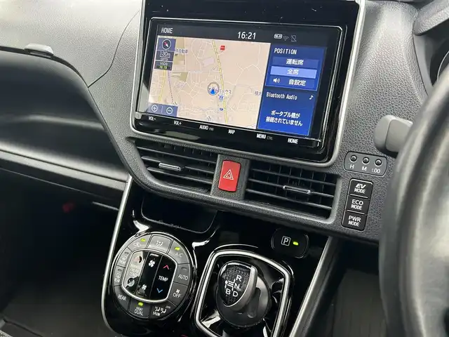 トヨタ ヴォクシー ハイブリッド ZS 煌Ⅱ 福岡県 2020(令2)年 5.5万km ホワイトパールクリスタルシャイン ワンオーナー/純正ナビ/純正12.1型後席フリップダウンモニター/バックカメラ/クルーズコントロール/フルセグ/BT/CD/DVD/両側パワースライドドア/オートエアコン（左右独立温度調整）/シートヒーター（D/N席）/トヨタセーフティセンス/（プリクラッシュセーフティ/レーンディパーチャーアラート/オートマチックハイビーム）/パーキングサポートブレーキ