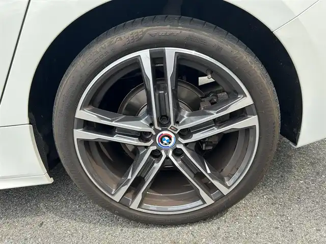 ＢＭＷ １１８ｄ Mスポーツ 滋賀県 2022(令4)年 3.2万km アルピンホワイトⅢ Mスポーツ/純正ナビ/Bカメラ/BT/USB/LEDヘッドライト/ハーフレザーシート/ACC/LKA/デジタルメーター/電動リアゲート/18インチAW/ルームミラーETC