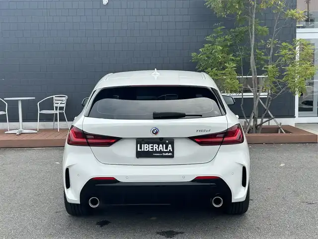 ＢＭＷ １１８ｄ Mスポーツ 滋賀県 2022(令4)年 3.2万km アルピンホワイトⅢ Mスポーツ/純正ナビ/Bカメラ/BT/USB/LEDヘッドライト/ハーフレザーシート/ACC/LKA/デジタルメーター/電動リアゲート/18インチAW/ルームミラーETC
