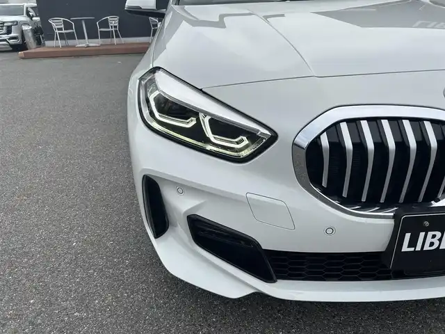 ＢＭＷ １１８ｄ Mスポーツ 滋賀県 2022(令4)年 3.2万km アルピンホワイトⅢ Mスポーツ/純正ナビ/Bカメラ/BT/USB/LEDヘッドライト/ハーフレザーシート/ACC/LKA/デジタルメーター/電動リアゲート/18インチAW/ルームミラーETC