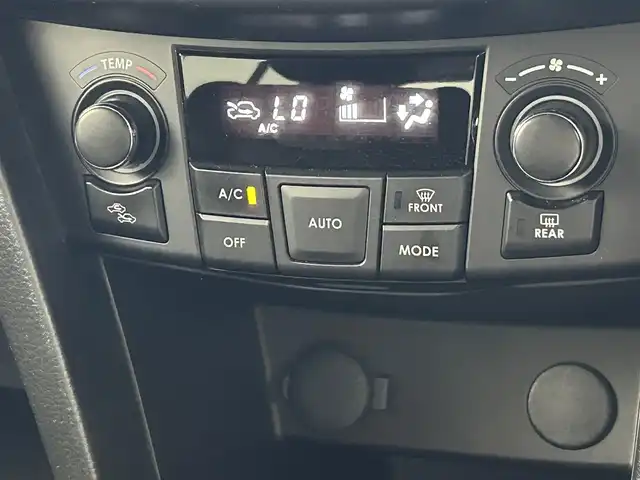 スズキ スイフト スポーツ 熊本県 2014(平26)年 9.5万km スノーホワイトパール 純正ナビGCX-714（ＣＤ・ＤＶＤ・フルセグ・ＢＴ・ＳＤ・ＵＳＢ）/バックカメラ　/ビルトインＥＴＣ　/クルーズコントロール　/横滑り防止　/電動格納ミラー/パワーステアリング/パワーウインドウ/オートライト　/ＨＩＤライト　/フォグライト　/スマートキー/プッシュスタート/保証書　/取扱説明書