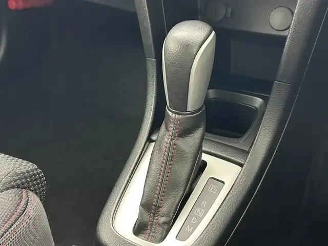 スズキ スイフト スポーツ 熊本県 2014(平26)年 9.5万km スノーホワイトパール 純正ナビGCX-714（ＣＤ・ＤＶＤ・フルセグ・ＢＴ・ＳＤ・ＵＳＢ）/バックカメラ　/ビルトインＥＴＣ　/クルーズコントロール　/横滑り防止　/電動格納ミラー/パワーステアリング/パワーウインドウ/オートライト　/ＨＩＤライト　/フォグライト　/スマートキー/プッシュスタート/保証書　/取扱説明書