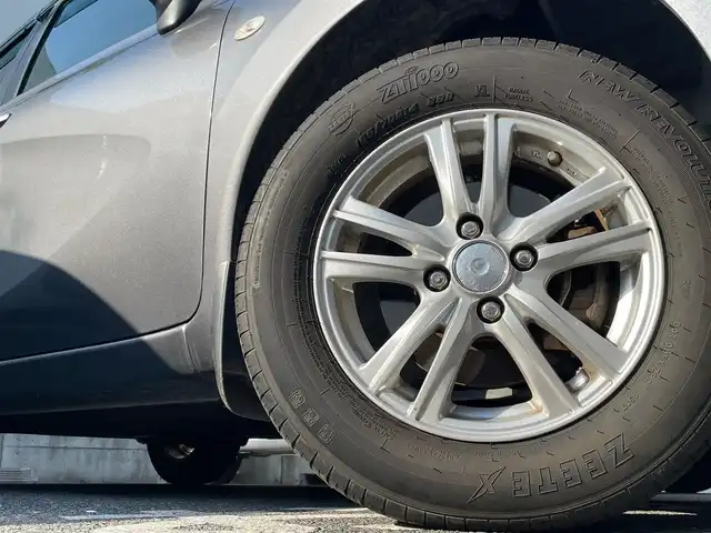 日産 ノート X 東京都 2013(平25)年 4.7万km ダークメタルグレー 純正TVナビ/2スピーカー/ETC/プッシュエンジンスターター/スマートキー/アイドリングストップ/ABS/SRSエアバッグ/プライバシーガラス/イモビライザー/インテリジェントキー/電動格納機能付きドアミラー