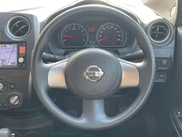 日産 ノート X 東京都 2013(平25)年 4.7万km ダークメタルグレー 純正TVナビ/2スピーカー/ETC/プッシュエンジンスターター/スマートキー/アイドリングストップ/ABS/SRSエアバッグ/プライバシーガラス/イモビライザー/インテリジェントキー/電動格納機能付きドアミラー