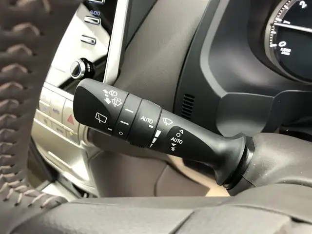 トヨタ ランドクルーザー プラド TX Lパッケージ マットブラED 愛知県 2022(令4)年 1.9万km ホワイトパールクリスタルシャイン １オーナー　/７人　/サンルーフ　/9インチナビ　/全方位カメラ　/ルーフレール　/レザーシート　/前席パワーシート　/シートヒーター　/エアーシート　/前後ドラレコ　/ＥＴＣ２．０　/ＭＴモード　/ＢＳＭ　/ＵＳＢ　/取説　/保証書