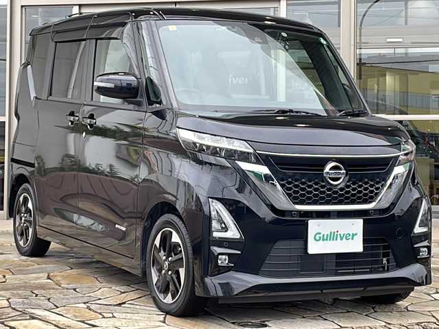 日産 ルークス ハイウェイスター X 静岡県 2021(令3)年 7.4万km ブラック 純正ナビ/・iPod/・SD/・FM/AM/・ワンセグTV/・CD/・Bluetooth/主要装備/・全方位カメラ/・ＥＴＣ/・片側パワースライドドア/・アイドリングストップ/・エマージェンシーブレーキ/・ドライブレコーダー/・ＬＥＤヘッドライト/・車線逸脱警報/・クリアランスソナー/・プッシュスタート/・オートエアコン/・純正フロアマット/・サイドカーテンエアバッグ/・nanoe