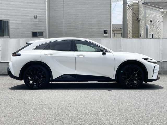 トヨタ クラウン スポーツ Z 栃木県 2024(令6)年 0.4万km プレシャスホワイトパール ワンオーナー/Toyota Safety Sense/・プリクラッシュセーフティ/・緊急時操舵支援+フロントクロストラフィックアラート［FCTA］+レーントレーシングアシスト［LTA］/・レーンチェンジアシスト［LCA］+レーンディパーチャーアラート［LDA］/・レーダークルーズコントロール(全車速追従機能付)/・アダプティブハイビームシステム［AHS］/・ロードサインアシスト［RSA］/・ドライバー異常時対応システム/・プロアクティブドライビングアシスト［PDA］/・発進遅れ告知機能［TMN］/ブラインドスポットモニター［BSM］+安心降車システム［SEA］+後方車両接近告知+周辺車両接近時サポート+後方車両への接近警報+セカンダリーコリジョンブレーキ/パーキングサポートブレーキ/トヨタチームメイト/デジタルインナーミラー/カラーヘッドアップディスプレイ/12.3インチコネクティッドナビ/パノラミックビューモニター/前後方ドライブレコーダー/本革シート/運転席・助手席パワーシート/前席シートヒーター・ベンチレーション/ハンズフリーパワーバックドア/おくだけ充電/ETC2.0/LEDヘッドランプ/21インチアルミホイール