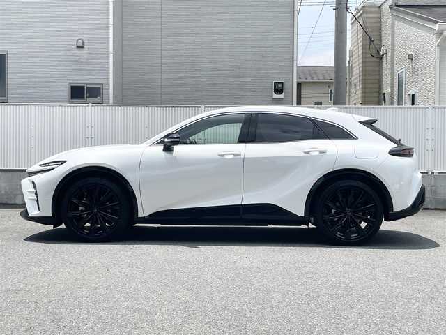 トヨタ クラウン スポーツ Z 栃木県 2024(令6)年 0.4万km プレシャスホワイトパール ワンオーナー/Toyota Safety Sense/・プリクラッシュセーフティ/・緊急時操舵支援+フロントクロストラフィックアラート［FCTA］+レーントレーシングアシスト［LTA］/・レーンチェンジアシスト［LCA］+レーンディパーチャーアラート［LDA］/・レーダークルーズコントロール(全車速追従機能付)/・アダプティブハイビームシステム［AHS］/・ロードサインアシスト［RSA］/・ドライバー異常時対応システム/・プロアクティブドライビングアシスト［PDA］/・発進遅れ告知機能［TMN］/ブラインドスポットモニター［BSM］+安心降車システム［SEA］+後方車両接近告知+周辺車両接近時サポート+後方車両への接近警報+セカンダリーコリジョンブレーキ/パーキングサポートブレーキ/トヨタチームメイト/デジタルインナーミラー/カラーヘッドアップディスプレイ/12.3インチコネクティッドナビ/パノラミックビューモニター/前後方ドライブレコーダー/本革シート/運転席・助手席パワーシート/前席シートヒーター・ベンチレーション/ハンズフリーパワーバックドア/おくだけ充電/ETC2.0/LEDヘッドランプ/21インチアルミホイール