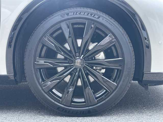 トヨタ クラウン スポーツ Z 栃木県 2024(令6)年 0.4万km プレシャスホワイトパール ワンオーナー/Toyota Safety Sense/・プリクラッシュセーフティ/・緊急時操舵支援+フロントクロストラフィックアラート［FCTA］+レーントレーシングアシスト［LTA］/・レーンチェンジアシスト［LCA］+レーンディパーチャーアラート［LDA］/・レーダークルーズコントロール(全車速追従機能付)/・アダプティブハイビームシステム［AHS］/・ロードサインアシスト［RSA］/・ドライバー異常時対応システム/・プロアクティブドライビングアシスト［PDA］/・発進遅れ告知機能［TMN］/ブラインドスポットモニター［BSM］+安心降車システム［SEA］+後方車両接近告知+周辺車両接近時サポート+後方車両への接近警報+セカンダリーコリジョンブレーキ/パーキングサポートブレーキ/トヨタチームメイト/デジタルインナーミラー/カラーヘッドアップディスプレイ/12.3インチコネクティッドナビ/パノラミックビューモニター/前後方ドライブレコーダー/本革シート/運転席・助手席パワーシート/前席シートヒーター・ベンチレーション/ハンズフリーパワーバックドア/おくだけ充電/ETC2.0/LEDヘッドランプ/21インチアルミホイール