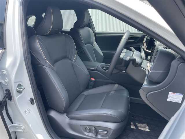 トヨタ クラウン スポーツ Z 栃木県 2024(令6)年 0.4万km プレシャスホワイトパール ワンオーナー/Toyota Safety Sense/・プリクラッシュセーフティ/・緊急時操舵支援+フロントクロストラフィックアラート［FCTA］+レーントレーシングアシスト［LTA］/・レーンチェンジアシスト［LCA］+レーンディパーチャーアラート［LDA］/・レーダークルーズコントロール(全車速追従機能付)/・アダプティブハイビームシステム［AHS］/・ロードサインアシスト［RSA］/・ドライバー異常時対応システム/・プロアクティブドライビングアシスト［PDA］/・発進遅れ告知機能［TMN］/ブラインドスポットモニター［BSM］+安心降車システム［SEA］+後方車両接近告知+周辺車両接近時サポート+後方車両への接近警報+セカンダリーコリジョンブレーキ/パーキングサポートブレーキ/トヨタチームメイト/デジタルインナーミラー/カラーヘッドアップディスプレイ/12.3インチコネクティッドナビ/パノラミックビューモニター/前後方ドライブレコーダー/本革シート/運転席・助手席パワーシート/前席シートヒーター・ベンチレーション/ハンズフリーパワーバックドア/おくだけ充電/ETC2.0/LEDヘッドランプ/21インチアルミホイール