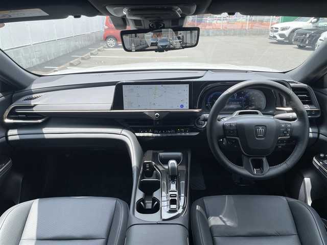 トヨタ クラウン スポーツ Z 栃木県 2024(令6)年 0.4万km プレシャスホワイトパール ワンオーナー/Toyota Safety Sense/・プリクラッシュセーフティ/・緊急時操舵支援+フロントクロストラフィックアラート［FCTA］+レーントレーシングアシスト［LTA］/・レーンチェンジアシスト［LCA］+レーンディパーチャーアラート［LDA］/・レーダークルーズコントロール(全車速追従機能付)/・アダプティブハイビームシステム［AHS］/・ロードサインアシスト［RSA］/・ドライバー異常時対応システム/・プロアクティブドライビングアシスト［PDA］/・発進遅れ告知機能［TMN］/ブラインドスポットモニター［BSM］+安心降車システム［SEA］+後方車両接近告知+周辺車両接近時サポート+後方車両への接近警報+セカンダリーコリジョンブレーキ/パーキングサポートブレーキ/トヨタチームメイト/デジタルインナーミラー/カラーヘッドアップディスプレイ/12.3インチコネクティッドナビ/パノラミックビューモニター/前後方ドライブレコーダー/本革シート/運転席・助手席パワーシート/前席シートヒーター・ベンチレーション/ハンズフリーパワーバックドア/おくだけ充電/ETC2.0/LEDヘッドランプ/21インチアルミホイール