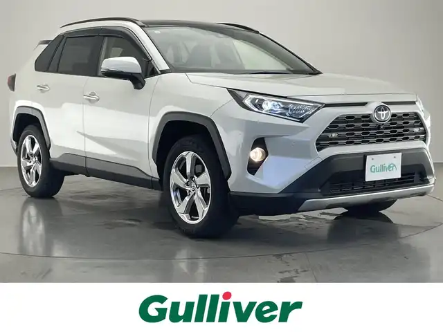トヨタ ＲＡＶ４ ハイブリッドG 愛知県 2021(令3)年 4.2万km ホワイトパールクリスタルシャイン 純正９型ＤＡナビ　パノラマムーンルーフ　BSM 禁煙車　全方位カメラ　黒革　シートヒーター　ハンドルヒーター　　セーフティセンス　衝突軽減　追従クルコン　コーナーセンサー　ルーフレール　ＬＥＤライト　フォグ　