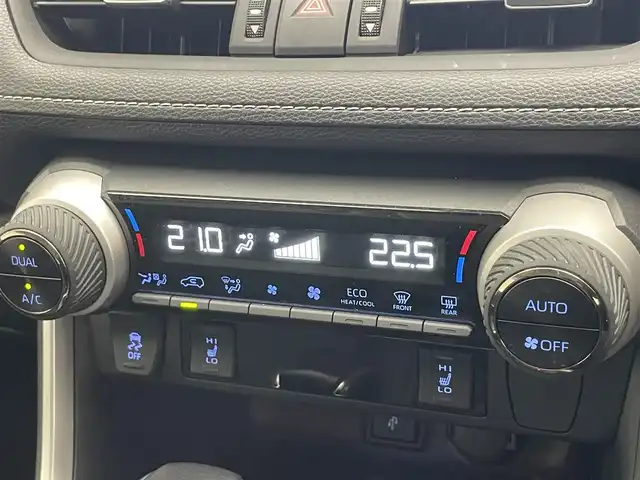 トヨタ ＲＡＶ４ ハイブリッドG 愛知県 2021(令3)年 4.2万km ホワイトパールクリスタルシャイン 純正９型ＤＡナビ　パノラマムーンルーフ　BSM 禁煙車　全方位カメラ　黒革　シートヒーター　ハンドルヒーター　　セーフティセンス　衝突軽減　追従クルコン　コーナーセンサー　ルーフレール　ＬＥＤライト　フォグ　
