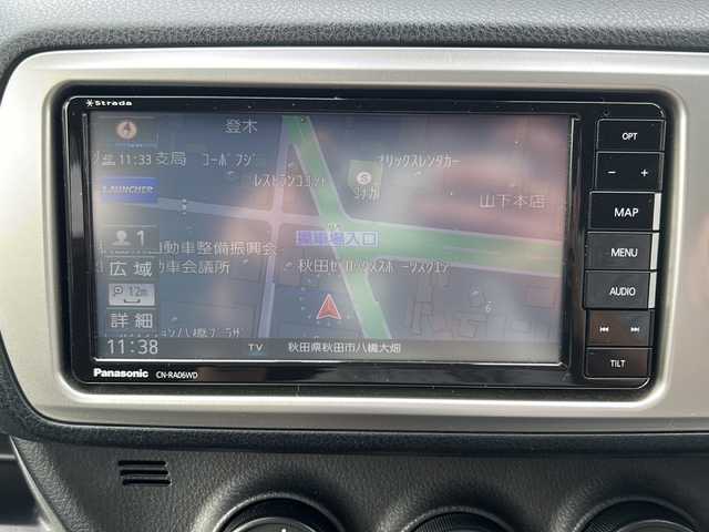 トヨタ ヴィッツ F 秋田県 2015(平27)年 7.8万km ブラックマイカ 社外ナビ　CN-RA06Wd/・フルセグテレビ/・CD、DVD、SD/・BT/・USB/・ラジオ/電動格納ミラー/ヘッドライトマニュアルレベライザー/純正フロアマット/車線逸脱警報装置/衝突軽減装置/ETC/社外AW組冬タイヤ積載