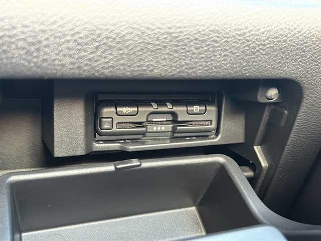 日産 セレナ X V 広島県 2020(令2)年 5.7万km ブリリアントホワイトパール セーフティパックA/オートデュアルエアコン/エマージェンシーブレーキ/車線逸脱警報/標識認識機能/速度標識認識/BSM/コーナーセンサー/クルーズコントロール/純正10インチナビ/・フルセグ/CD/DVD/Blu-ray/Bluetooth/社外フリップダウンモニター/アラウンドビューモニター/両側パワースライドドア/ステアリングスイッチ/純正フロアマット/純正ドアバイザー/カプロンシート/オートライト/スマートキー/プッシュスタート/ETC/W+サイド+カーテンエアバック