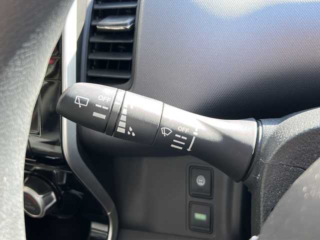 日産 セレナ X V 広島県 2020(令2)年 5.7万km ブリリアントホワイトパール セーフティパックA/オートデュアルエアコン/エマージェンシーブレーキ/車線逸脱警報/標識認識機能/速度標識認識/BSM/コーナーセンサー/クルーズコントロール/純正10インチナビ/・フルセグ/CD/DVD/Blu-ray/Bluetooth/社外フリップダウンモニター/アラウンドビューモニター/両側パワースライドドア/ステアリングスイッチ/純正フロアマット/純正ドアバイザー/カプロンシート/オートライト/スマートキー/プッシュスタート/ETC/W+サイド+カーテンエアバック