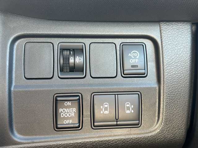 日産 セレナ X V 広島県 2020(令2)年 5.7万km ブリリアントホワイトパール セーフティパックA/オートデュアルエアコン/エマージェンシーブレーキ/車線逸脱警報/標識認識機能/速度標識認識/BSM/コーナーセンサー/クルーズコントロール/純正10インチナビ/・フルセグ/CD/DVD/Blu-ray/Bluetooth/社外フリップダウンモニター/アラウンドビューモニター/両側パワースライドドア/ステアリングスイッチ/純正フロアマット/純正ドアバイザー/カプロンシート/オートライト/スマートキー/プッシュスタート/ETC/W+サイド+カーテンエアバック