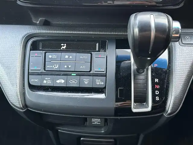 ホンダ ステップワゴン スパーダ ホンダセンシング 長崎県 2018(平30)年 10.6万km オブシダンブルーパール 純正9インチナビ/（CD/DVD/BT/フルセグ）/バックカメラ/フリップダウンモニター/衝突軽減システム/レーンアシスト/レーダークルーズ/ETC/両側パワースライドドア/パドルシフト/オートライト/純正16インチAW