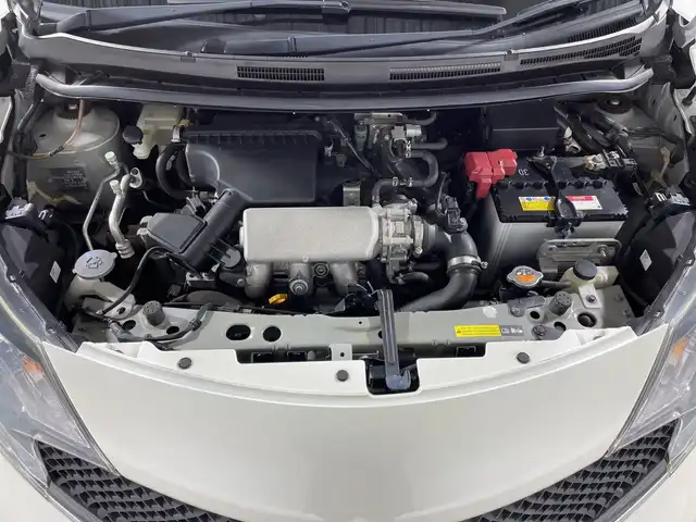 日産 ノート X DIG－S Vセレ +セーフ 神奈川県 2015(平27)年 6.4万km ブリリアントホワイトパール 純正7型SDナビゲーション【MP314D-W】/AM FM フルセグ Bluetooth CD DVD SD AUX/アラウンドビューモニター/エマージェンシーブレーキ/レーンキープアシスト/アイドリングストップ/前後ドライブレコーダー/ETC/ステアリングリモコン/LEDヘッドライト/オートライト/フォグランプ/シートリフター/純正フロアマット/ドアバイザー