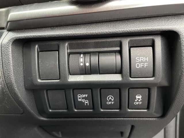 スバル インプレッサ スポーツ 2．0i－S アイサイト 新潟県 2018(平30)年 10.7万km ダークグレーメタリック ＳＴＩエアロ/ＭＴモード付ＡＴ/パドルシフト/４ＷＤ/レーダークルーズ/純正ナビ/フルセグＴＶ/バックカメラ/ブラインドスポットモニター/ＬＥＤヘッドライト/サイドビューカメラ/ドライブレコーダー/Bluetooth接続/CD再生/USB/コーナーセンサー/衝突被害軽減システム/オートライト/横滑り防止装置/レーンキープアシスト/純正18インチアルミホイール/運転席パワーシート/純正フロアマット/スマートキー/プッシュスタート