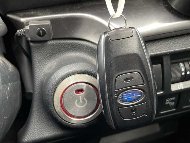 スバル インプレッサ スポーツ 2．0i－S アイサイト 新潟県 2018(平30)年 10.7万km ダークグレーメタリック ＳＴＩエアロ/ＭＴモード付ＡＴ/パドルシフト/４ＷＤ/レーダークルーズ/純正ナビ/フルセグＴＶ/バックカメラ/ブラインドスポットモニター/ＬＥＤヘッドライト/サイドビューカメラ/ドライブレコーダー/Bluetooth接続/CD再生/USB/コーナーセンサー/衝突被害軽減システム/オートライト/横滑り防止装置/レーンキープアシスト/純正18インチアルミホイール/運転席パワーシート/純正フロアマット/スマートキー/プッシュスタート