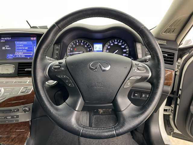 日産 フーガ 370GT FOUR 道央・札幌 2018(平30)年 8.5万km ブリリアントホワイトパール ・4WD/・純正ナビ&TV&CD&BT/・全方位カメラ/・エマージェンシーブレーキ/・ブラインドスポットモニター/・レーダークルーズコントロール/・ステアリングスイッチ/・レザーシート/・前席パワーシート/・メモリー機能付きシート/・前席シートヒーター/・ビルトインETC/・社外前後ドライブレコーダー/・純正エンジンスターター/・LEDヘッドライト/・オートライト/・スマートキー/・純正AW付夏タイヤ積込