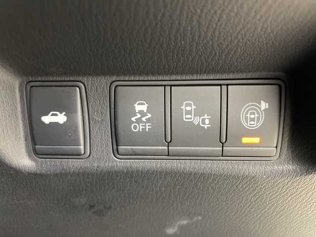 日産 フーガ 370GT FOUR 道央・札幌 2018(平30)年 8.5万km ブリリアントホワイトパール ・4WD/・純正ナビ&TV&CD&BT/・全方位カメラ/・エマージェンシーブレーキ/・ブラインドスポットモニター/・レーダークルーズコントロール/・ステアリングスイッチ/・レザーシート/・前席パワーシート/・メモリー機能付きシート/・前席シートヒーター/・ビルトインETC/・社外前後ドライブレコーダー/・純正エンジンスターター/・LEDヘッドライト/・オートライト/・スマートキー/・純正AW付夏タイヤ積込