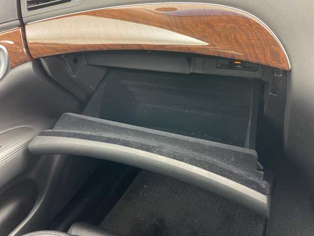 日産 フーガ 370GT FOUR 道央・札幌 2018(平30)年 8.5万km ブリリアントホワイトパール ・4WD/・純正ナビ&TV&CD&BT/・全方位カメラ/・エマージェンシーブレーキ/・ブラインドスポットモニター/・レーダークルーズコントロール/・ステアリングスイッチ/・レザーシート/・前席パワーシート/・メモリー機能付きシート/・前席シートヒーター/・ビルトインETC/・社外前後ドライブレコーダー/・純正エンジンスターター/・LEDヘッドライト/・オートライト/・スマートキー/・純正AW付夏タイヤ積込