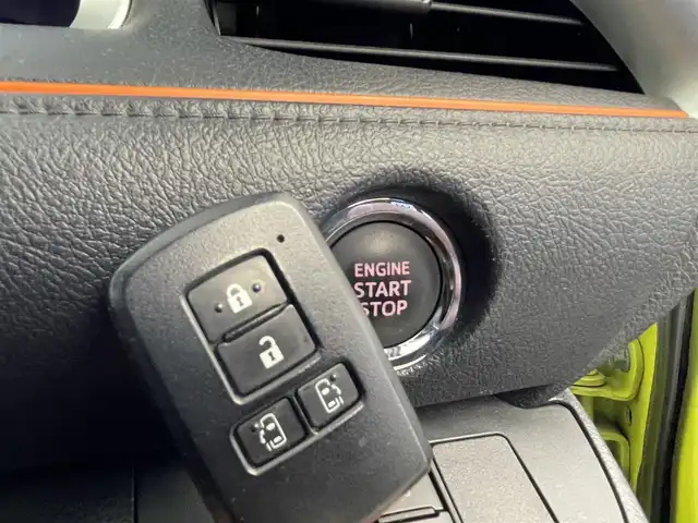 トヨタ シエンタ G クエロ 群馬県 2018(平30)年 6万km ブラックマイカ/エアーイエロー 2トーン ＡＬＰＩＮＥ１１インチナビ　パノラミックビューモニター　両側パワースライドドア　ＡＨＢ　ハーフレザー　シートヒーター　ステアリングリモコン　ステアリングヒーター　ドライブレコーダー　ＥＴＣ　禁煙車