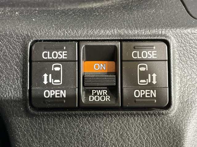 トヨタ シエンタ ハイブリッド ファンベースG 福岡県 2019(平31)年 3.8万km ブラックマイカ/センシュアルレッドマイカ 純正ナビ/両側パワスラ/クルーズコントロール/全方位カメラ/前後コーナーセンサー/社外ドラレコ/純正ETC/CD再生/シートヒーター/ステアリングヒーター/レーンキープアシスト/ウォークスルー/フルセグTV/オートライト