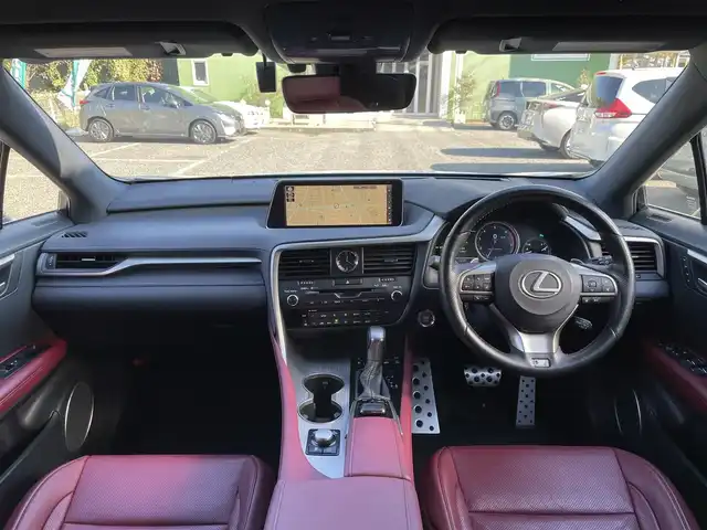 レクサス ＲＸ 200t Fスポーツ 埼玉県 2017(平29)年 5.5万km ホワイトノーヴァガラスフレーク 赤革シート/シートヒーター＆エアシート/純正ナビTV/バックカメラ＆左サイドカメラ/ビルトインETC2.0/パワーバックドア/クリアランスソナー/LEDヘッドライト/純正20インチAW/Fドライブレコーダー/レーダークルーズコントロール/セーフティセンス/プッシュスタート/スマートキー/保証書付整備手帳