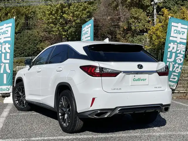 レクサス ＲＸ 200t Fスポーツ 埼玉県 2017(平29)年 5.5万km ホワイトノーヴァガラスフレーク 赤革シート/シートヒーター＆エアシート/純正ナビTV/バックカメラ＆左サイドカメラ/ビルトインETC2.0/パワーバックドア/クリアランスソナー/LEDヘッドライト/純正20インチAW/Fドライブレコーダー/レーダークルーズコントロール/セーフティセンス/プッシュスタート/スマートキー/保証書付整備手帳