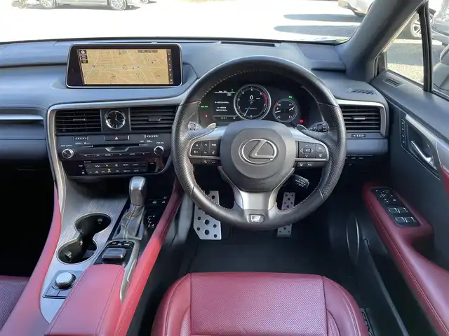 レクサス ＲＸ 200t Fスポーツ 埼玉県 2017(平29)年 5.5万km ホワイトノーヴァガラスフレーク 赤革シート/シートヒーター＆エアシート/純正ナビTV/バックカメラ＆左サイドカメラ/ビルトインETC2.0/パワーバックドア/クリアランスソナー/LEDヘッドライト/純正20インチAW/Fドライブレコーダー/レーダークルーズコントロール/セーフティセンス/プッシュスタート/スマートキー/保証書付整備手帳