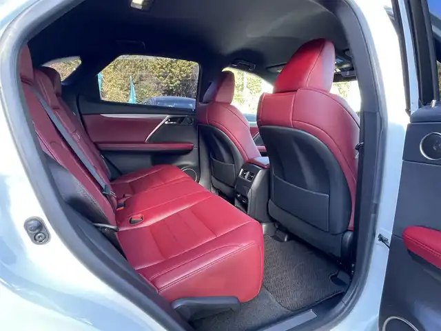 レクサス ＲＸ 200t Fスポーツ 埼玉県 2017(平29)年 5.5万km ホワイトノーヴァガラスフレーク 赤革シート/シートヒーター＆エアシート/純正ナビTV/バックカメラ＆左サイドカメラ/ビルトインETC2.0/パワーバックドア/クリアランスソナー/LEDヘッドライト/純正20インチAW/Fドライブレコーダー/レーダークルーズコントロール/セーフティセンス/プッシュスタート/スマートキー/保証書付整備手帳