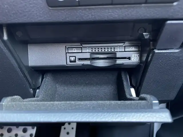 レクサス ＲＸ 200t Fスポーツ 埼玉県 2017(平29)年 5.5万km ホワイトノーヴァガラスフレーク 赤革シート/シートヒーター＆エアシート/純正ナビTV/バックカメラ＆左サイドカメラ/ビルトインETC2.0/パワーバックドア/クリアランスソナー/LEDヘッドライト/純正20インチAW/Fドライブレコーダー/レーダークルーズコントロール/セーフティセンス/プッシュスタート/スマートキー/保証書付整備手帳