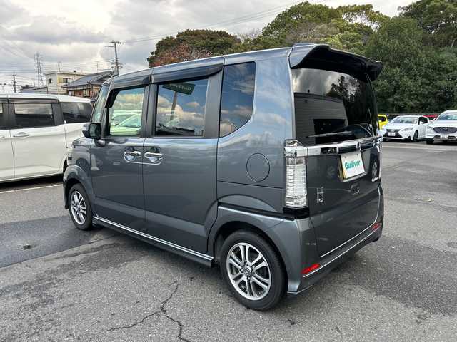 ホンダ Ｎ ＢＯＸ カスタム G Lパッケージ 大阪府 2016(平28)年 5.1万km ポリッシュドメタルメタリック 純正ナビ(BT/CD/DVD/SD/USB/フルセグ)/バックカメラ/衝突被害軽減システム/オートライト/純正アルミホイール/純正フロアマット/片側パワースライドドア/ドライブレコーダー/ビルトインETC/フルフラットシート/チップアップシート/スペアキー×1/カーテンエアバック/HIDヘッドライト