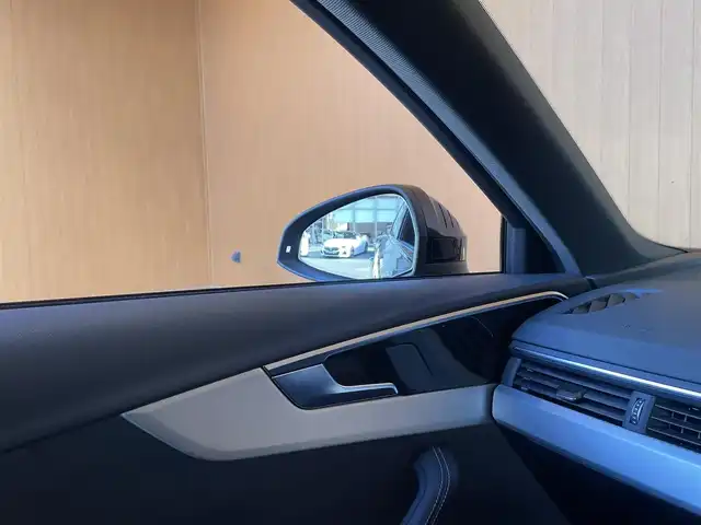 アウディ Ａ４ 35TDI Sライン 愛知県 2022(令4)年 1万km グレー ブラックスタイリングパッケージ/Slineプラスパッケージ/マトリクスLEDヘッドライト/純正ナビ/フルセグTV/360度カメラ/Bluetooth/黒半革シート/シートヒーター/ACC/サイドアシスト/レーンキープアシスト/パークアシスト/純正18インチアルミホイール