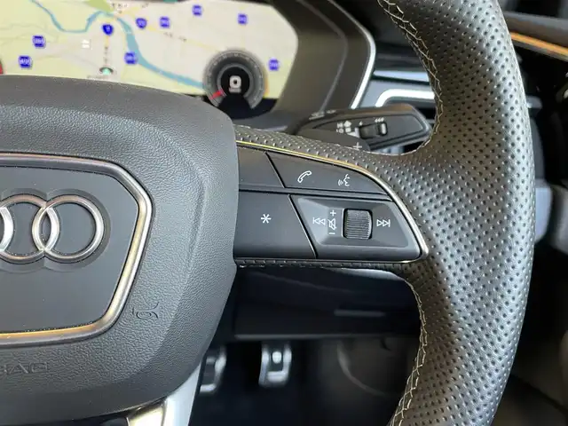 アウディ Ａ４ 35TDI Sライン 愛知県 2022(令4)年 1万km グレー ブラックスタイリングパッケージ/Slineプラスパッケージ/マトリクスLEDヘッドライト/純正ナビ/フルセグTV/360度カメラ/Bluetooth/黒半革シート/シートヒーター/ACC/サイドアシスト/レーンキープアシスト/パークアシスト/純正18インチアルミホイール