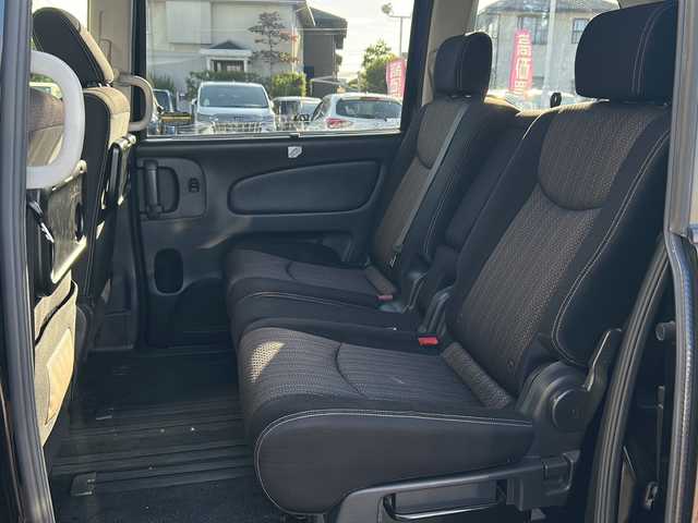 日産 セレナ HWS S HV Vセレ +SeftyⅡ 香川県 2016(平28)年 4.9万km ダイヤモンドブラック 登録時走行距離：48931km/純正8型ナビ/　CD DVD BT フルセグTV/全方位カメラ/純正フリップダウンモニター/両側パワースライドドア/エマージェンシーブレーキ/レーンキープアシスト/クルーズコントロール/横滑り防止装置/アイドリングストップ/LEDヘッドライト/オートライト/ビルトインETC/ロールサンシェード/ISOFIX/革巻きステアリング/ステアリングスイッチ/プッシュスタート/スマートキー/スペアキー