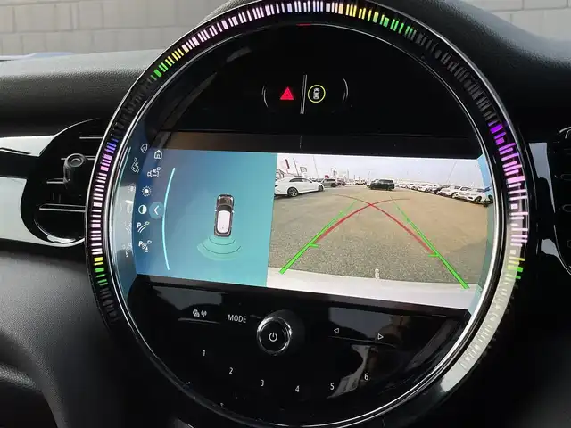 ＭＩＮＩ ＢＭＷ ミニ クーパー D ブリックレーンED 三重県 2022(令4)年 3.7万km ホワイト・シルバー ３００台限定　/地デジチューナー　/黒革　/ＬＥＤ　/専用ストライプ　/アンビエトライト　/前後ドラレコ　/レーダー探知機　/純正１７インチ黒アルミ　/シートヒーター　/純正ナビ　/バックカメラ　/ＥＴＣ　/クルコン/サンマリノブルールーフ