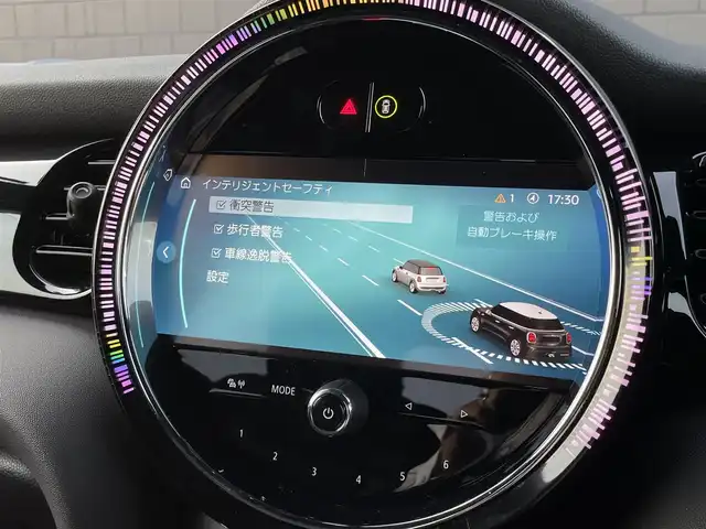 ＭＩＮＩ ＢＭＷ ミニ クーパー D ブリックレーンED 三重県 2022(令4)年 3.7万km ホワイト・シルバー ３００台限定　/地デジチューナー　/黒革　/ＬＥＤ　/専用ストライプ　/アンビエトライト　/前後ドラレコ　/レーダー探知機　/純正１７インチ黒アルミ　/シートヒーター　/純正ナビ　/バックカメラ　/ＥＴＣ　/クルコン/サンマリノブルールーフ