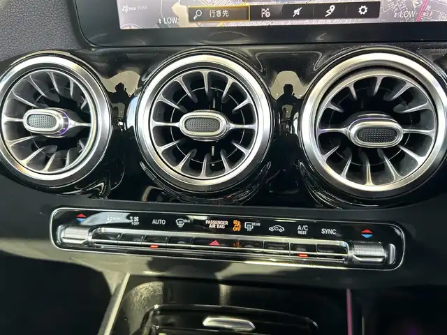 メルセデス・ベンツ ＧＬＡ２００ｄ 4マチック AMGライン 茨城県 2021(令3)年 2.5万km ポーラホワイト パノラマルーフ/AMGラインpkg/・アダプティブハイビームアシスト＋/・マルチビームLEDヘッドライト/・AMGライン/・本革巻スポーツステアリング/・スポーツシート/・レザーARTICO/MICROCUTシート/・19インチAW/レーダーセーフティpkg/アクティブパーキングアシスト/アダプティブハイビームアシスト＋/メモリー付パワーシート（D/N）/シートヒーター（D/N）/デジタルコックピットディスプレイ/360°カメラシステム/アンビエント（64色）/ワイヤレスチャージング/EASY-PACK自動開閉テールゲート/フットトランクオープナー/ETC2.0