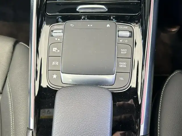 メルセデス・ベンツ ＧＬＡ２００ｄ 4マチック AMGライン 茨城県 2021(令3)年 2.5万km ポーラホワイト パノラマルーフ/AMGラインpkg/・アダプティブハイビームアシスト＋/・マルチビームLEDヘッドライト/・AMGライン/・本革巻スポーツステアリング/・スポーツシート/・レザーARTICO/MICROCUTシート/・19インチAW/レーダーセーフティpkg/アクティブパーキングアシスト/アダプティブハイビームアシスト＋/メモリー付パワーシート（D/N）/シートヒーター（D/N）/デジタルコックピットディスプレイ/360°カメラシステム/アンビエント（64色）/ワイヤレスチャージング/EASY-PACK自動開閉テールゲート/フットトランクオープナー/ETC2.0