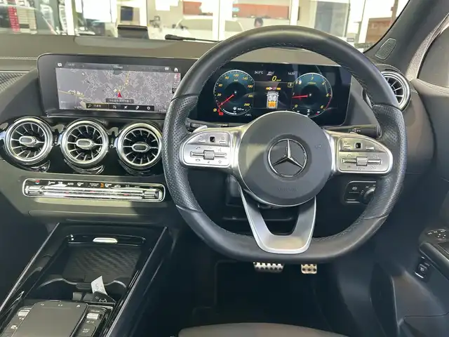 メルセデス・ベンツ ＧＬＡ２００ｄ 4マチック AMGライン 茨城県 2021(令3)年 2.5万km ポーラホワイト パノラマルーフ/AMGラインpkg/・アダプティブハイビームアシスト＋/・マルチビームLEDヘッドライト/・AMGライン/・本革巻スポーツステアリング/・スポーツシート/・レザーARTICO/MICROCUTシート/・19インチAW/レーダーセーフティpkg/アクティブパーキングアシスト/アダプティブハイビームアシスト＋/メモリー付パワーシート（D/N）/シートヒーター（D/N）/デジタルコックピットディスプレイ/360°カメラシステム/アンビエント（64色）/ワイヤレスチャージング/EASY-PACK自動開閉テールゲート/フットトランクオープナー/ETC2.0