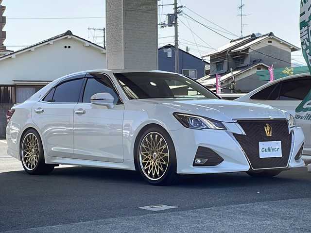 トヨタ クラウン アスリート S-T 愛媛県 2016(平28)年 5.5万km ホワイトパールクリスタルシャイン 登録時走行距離54686km/純正ナビ/バックカメラ/Bluetooth接続/フルセグTV/ビルトインETC/サンルーフ/柿本マフラー/19インチアルミホイール（RS）/クルーズコントロール/レザーシート/前席パワーシート/前席シートヒーター/前席エアシート/スマートキー/プッシュスタート /オートライト/純正フロアマット